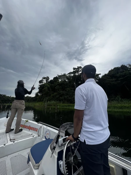 Empezando el dia de pesca en el Lago Gatun con la embarcacion Vamos'DPesca
