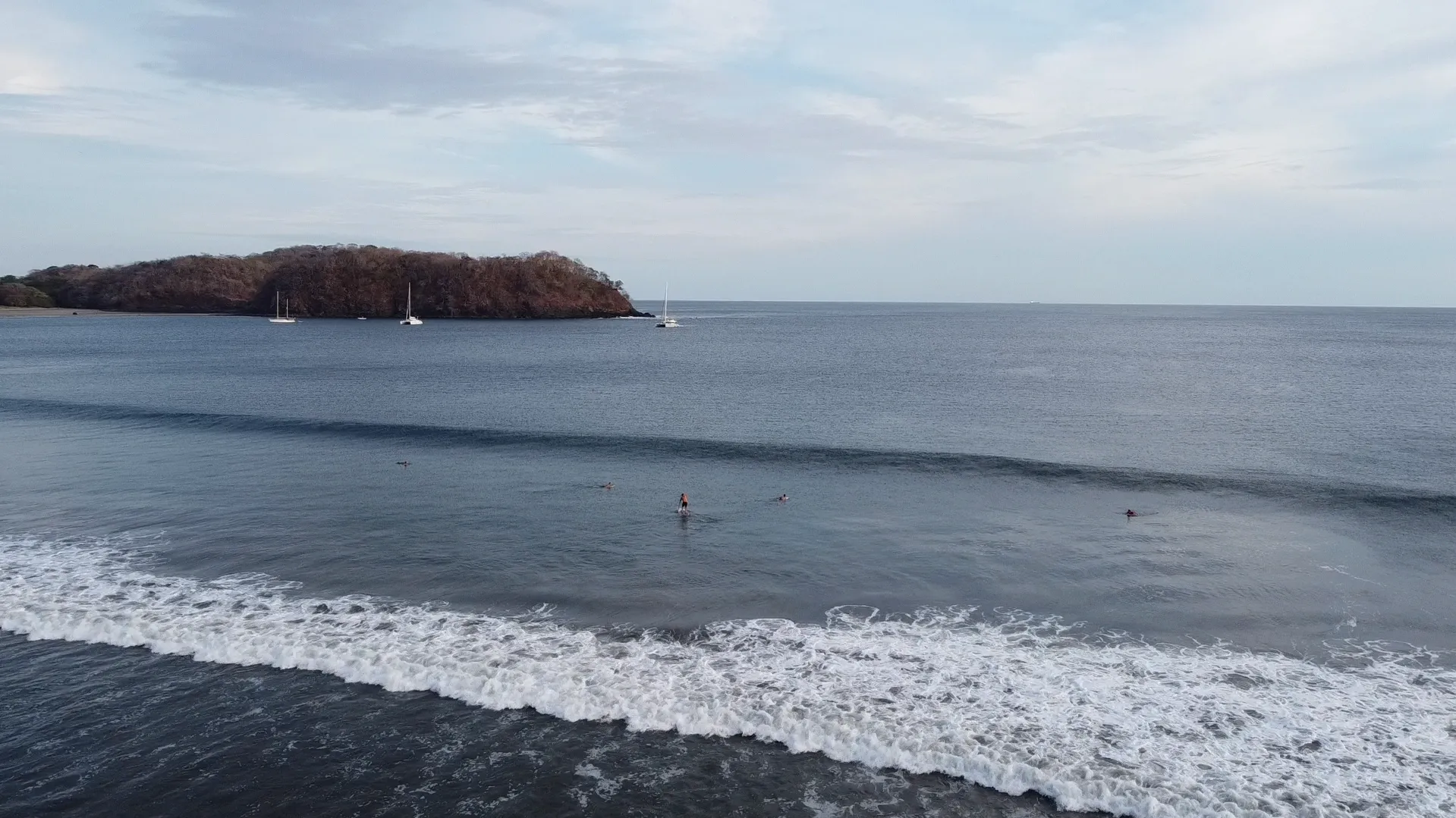 El ritmo del surf en Playa Venao