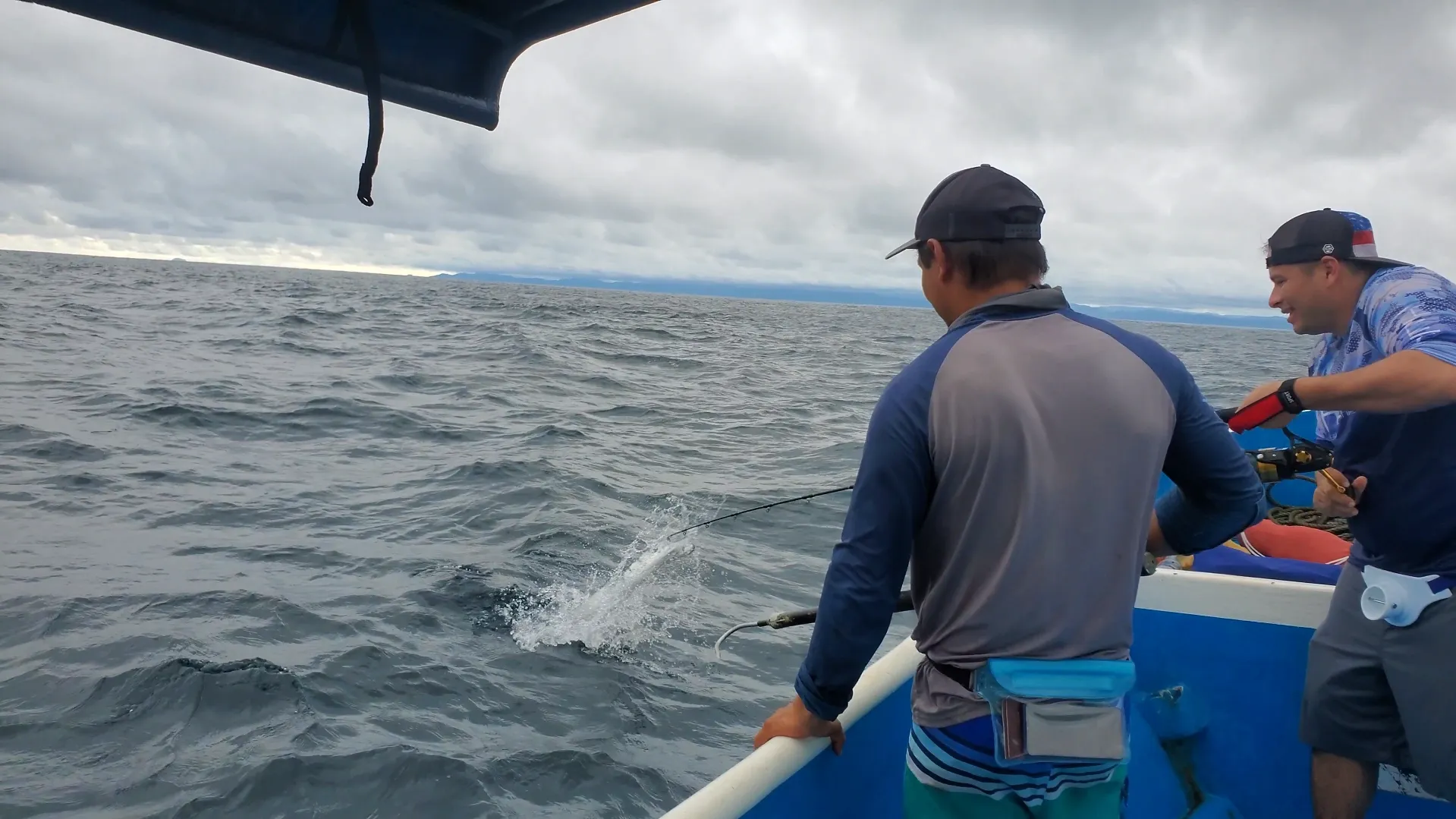 Isla Caleta: Un paraíso pesquero en medio de la belleza natural