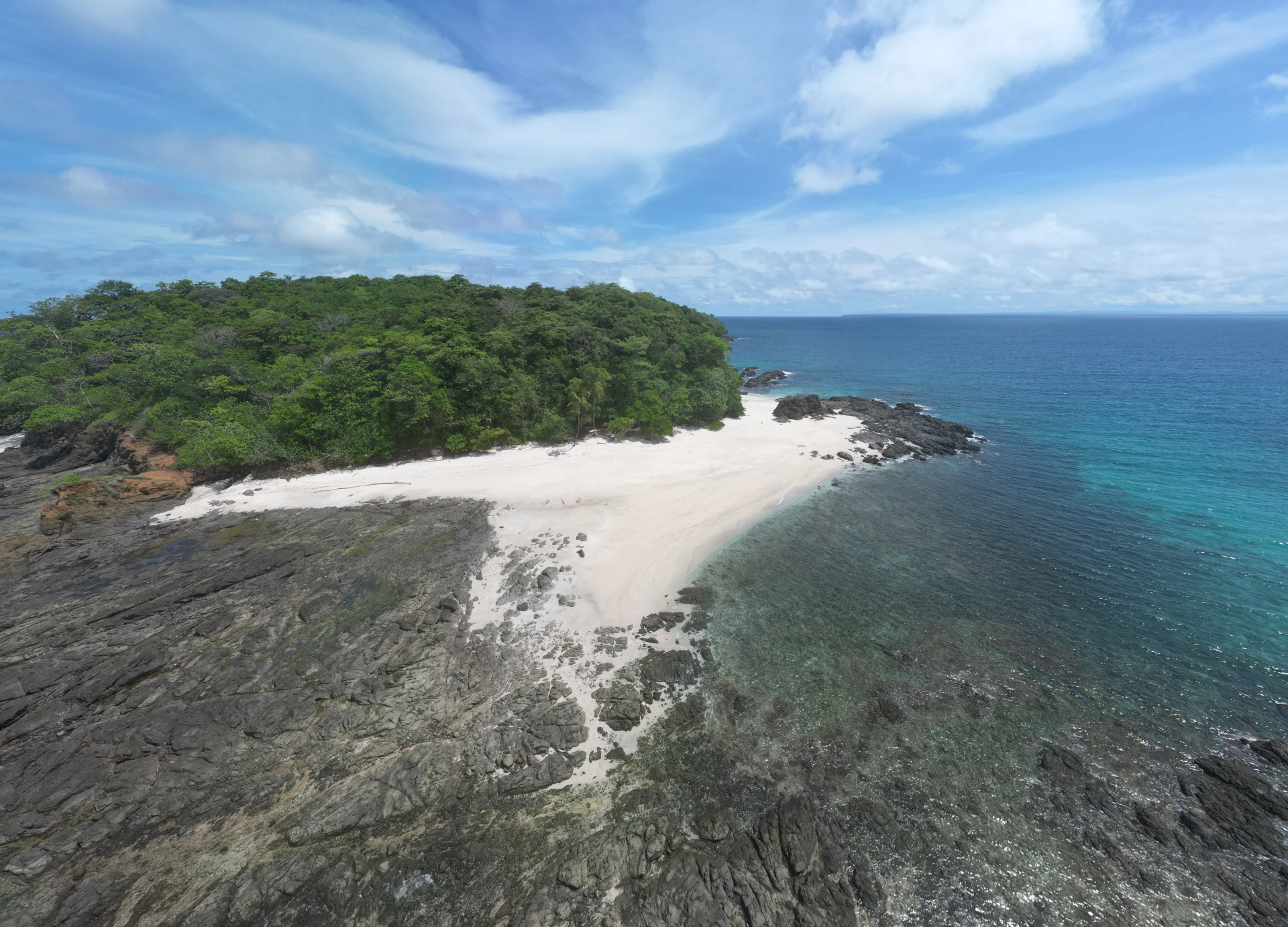 Aventura Marítima: Pesca Deportiva y Relax en Isla Caleta
