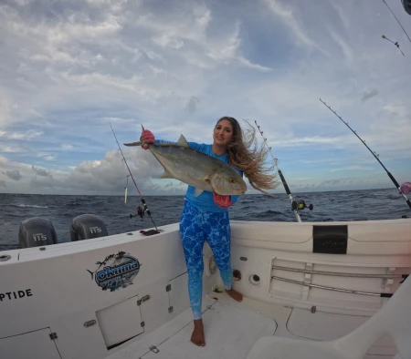 El resultado de una jornada llena de aventura y camaradería: nuestras capturas listas para convertirse en una deliciosa cena, cerrando un día perfecto de pesca deportiva.