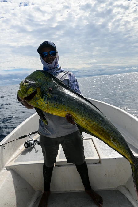 Imagen del artículo: Pesca de Dorado en Panamá: Dónde Encontrarlo y Cómo Capturarlo - Capturas Panamá